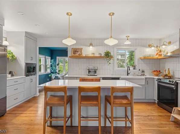 430 W 6Th Ave, Roselle Boro, NJ 07203