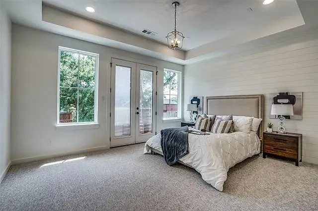 1518 Villars St — Photo 10