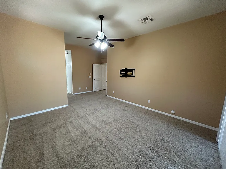 2041 E Fawn Dr — Photo 24