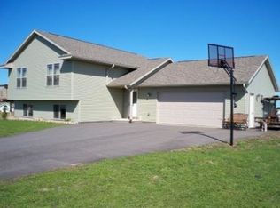 1405 Nicklaus Dr, Merrill, WI 54452