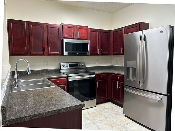 2nd image of 370 Berckman Dr NW