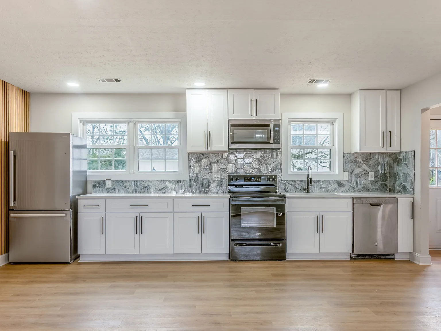 4 bed, 1152 sqft, $2,295 — Photo 4