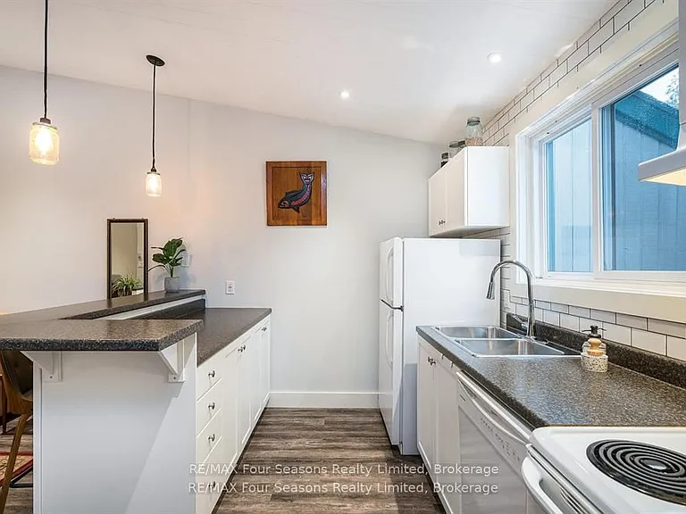 5 Dawson Dr #326 — Photo 8