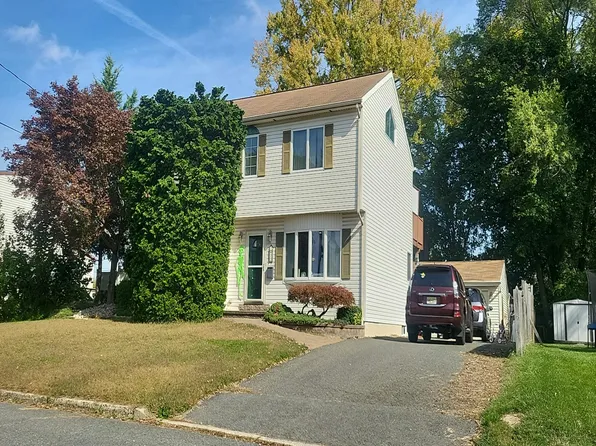 32 Windsor Dr, East Brunswick, NJ 08816