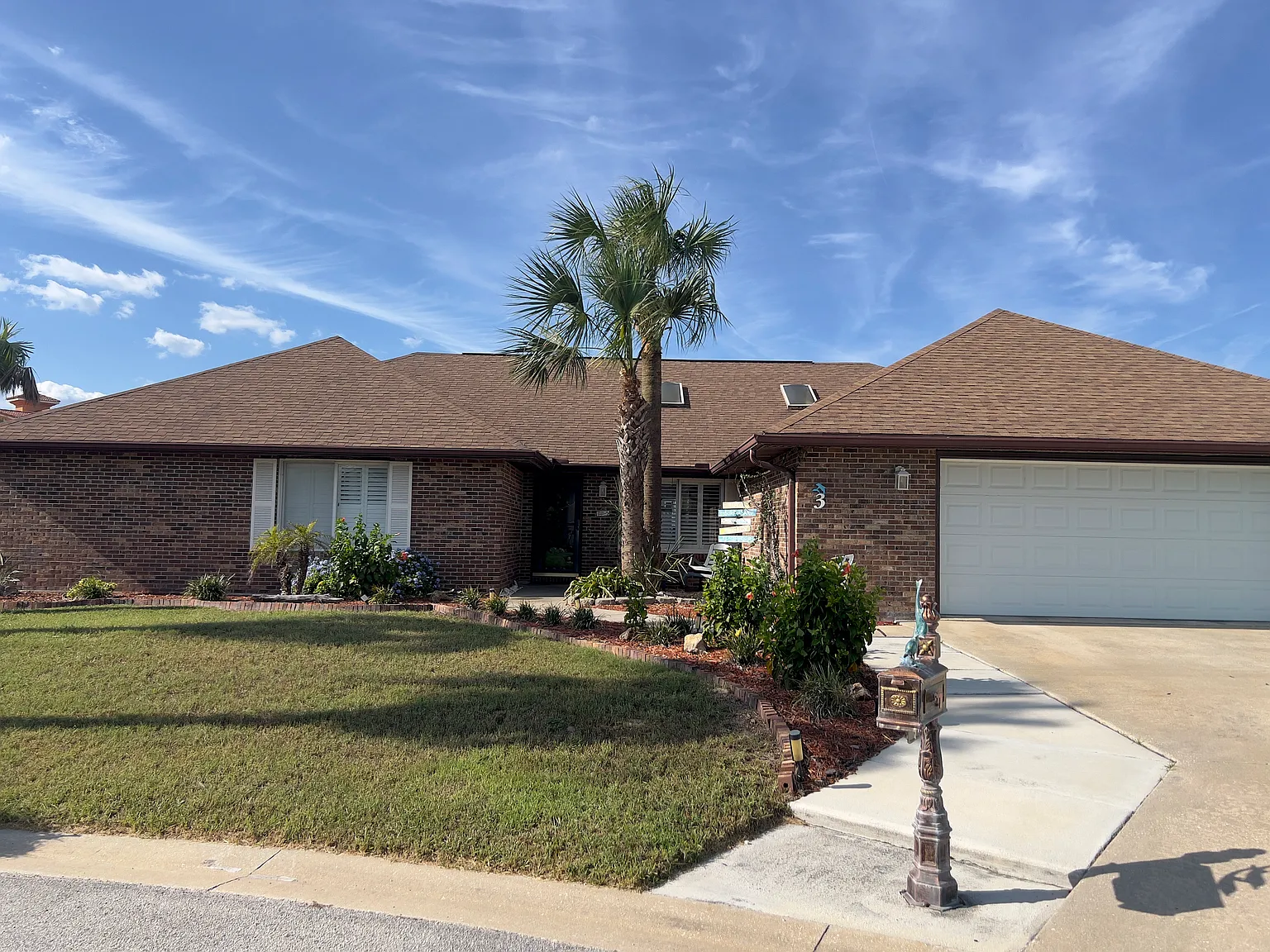 4 bed, 2224 sqft, $4,200 — Photo 1