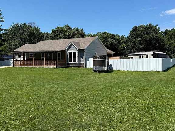 4th image of 3608 New Moody Ln