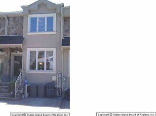44 Calvanico Ln, Staten Island, NY 10314
