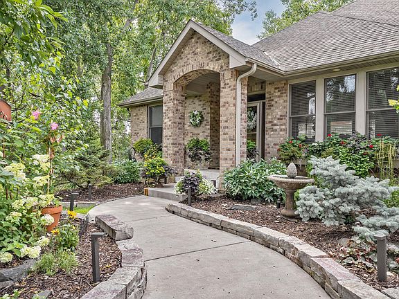 4th image of 6480 Yosemite