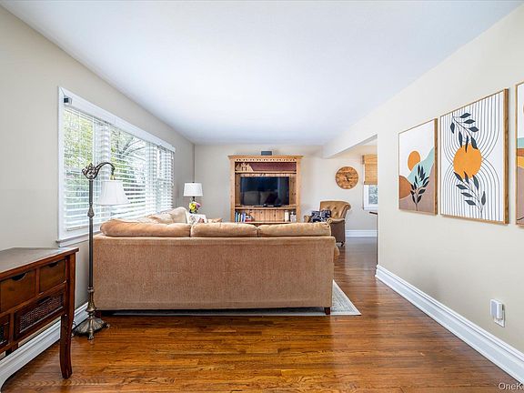 4th image of 33 Rodney Place
