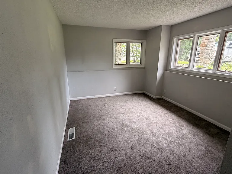 1206 Tree Top Ln #B — Photo 7