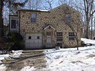 2nd image of 154 Maple Ave