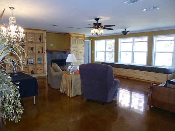 4th image of 125 Bay Ct