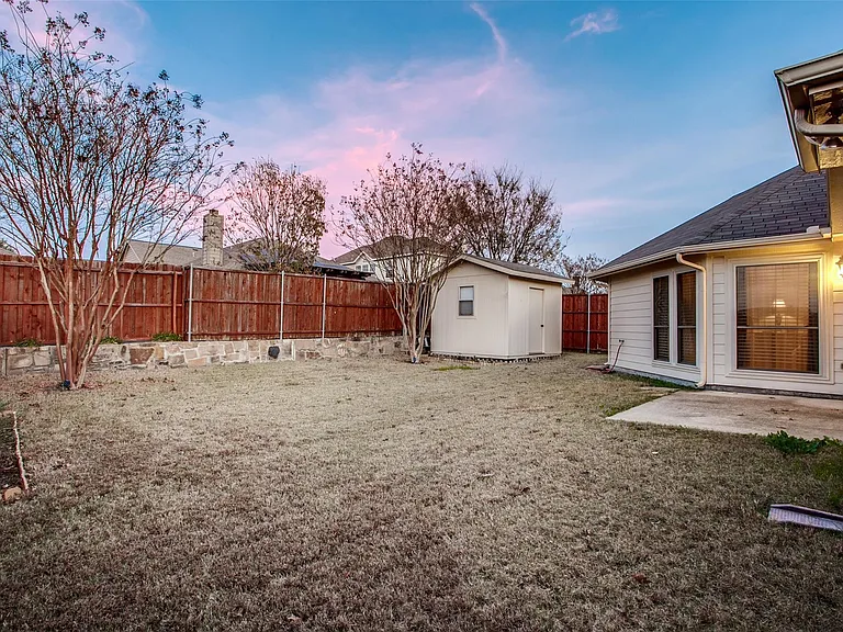 2318 Sparrow Dr — Photo 24