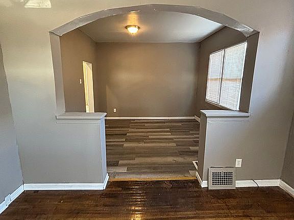 3rd image of 5656 Terry Ave