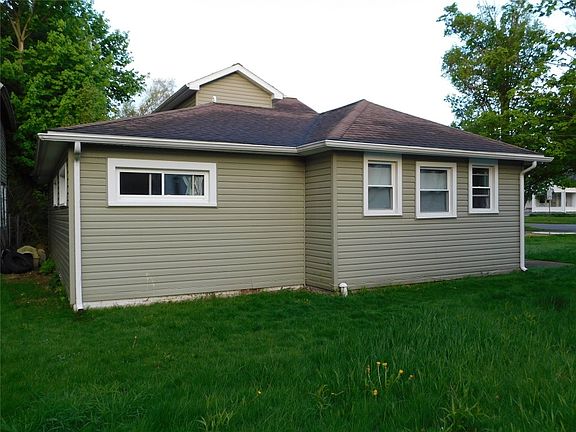 5th image of 10082 Sampson Ave