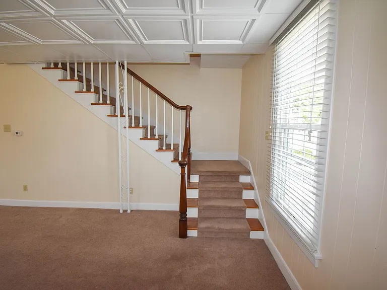 309 Center St — Photo 13