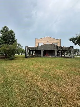 8 bed, 3.0 bath, 3360 sqft, $3,500 — Photo 1