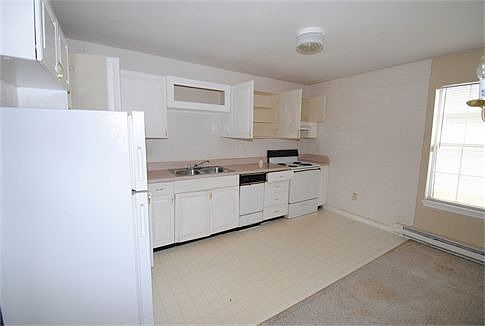 4th image of 2401 Courtney Ave