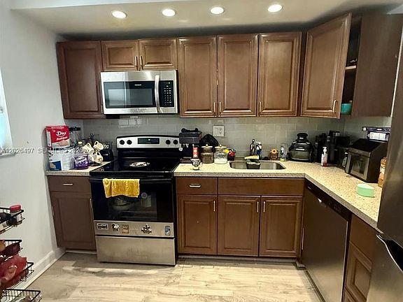 2nd image of 5985 Del Lago Cir APT 215