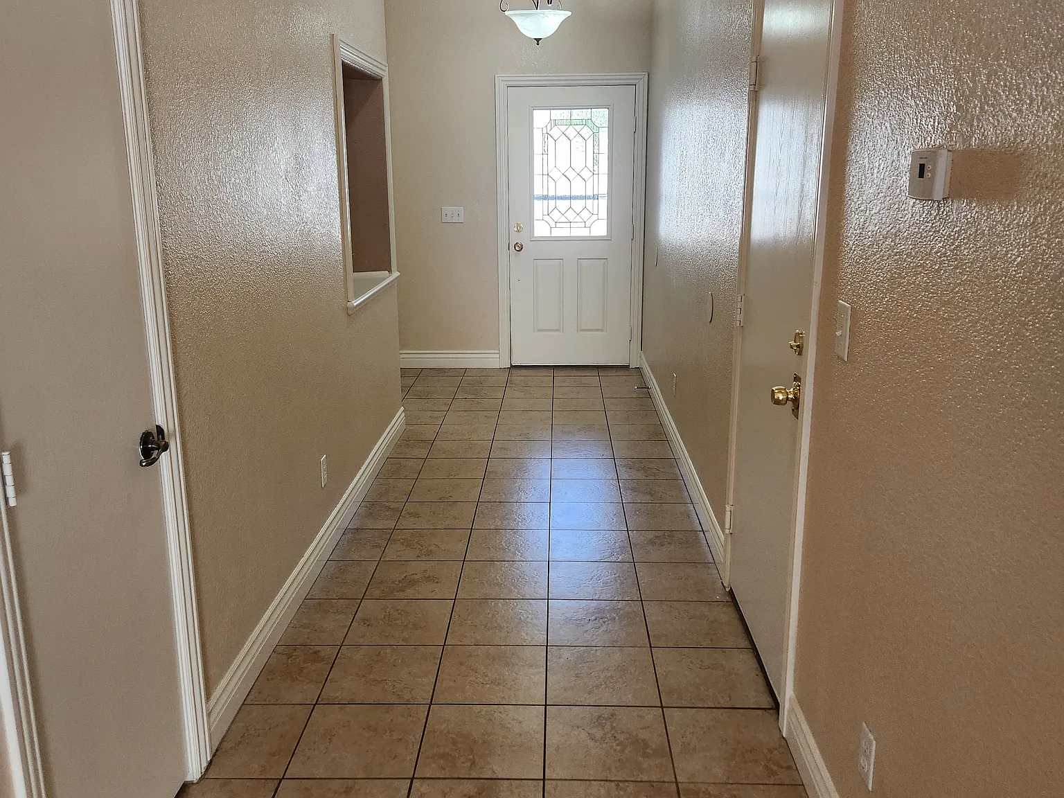3 bed, 1228 sqft, $1,895 — Photo 3