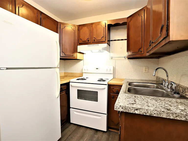 3016 Lynn Ave S — Photo 3