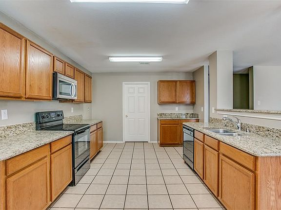 3rd image of 712 Hanceville Way