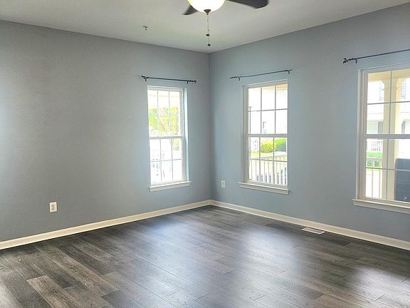 5th image of 1636 Renaissance Dr