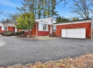 2 Cedar Cliff Ln, Poughkeepsie, NY 12601