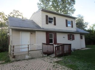 3221 W Duggald Ave, Waukegan, IL 60085