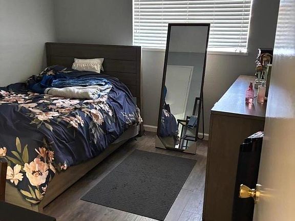 4th image of 4983 Edgar Ct