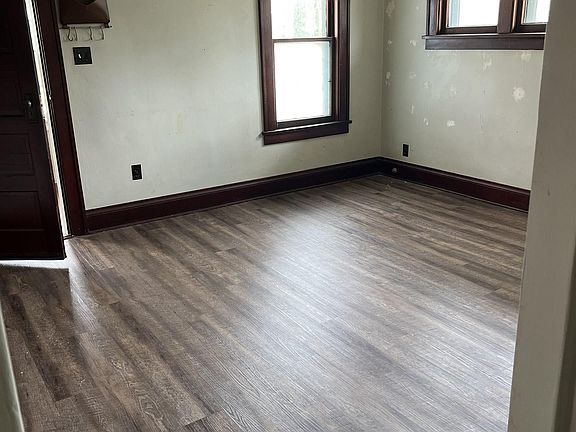 4th image of 439 4th St