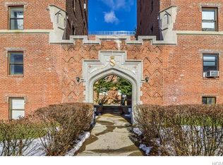 35 Summit Ave APT 2J, Port Chester, NY 10573