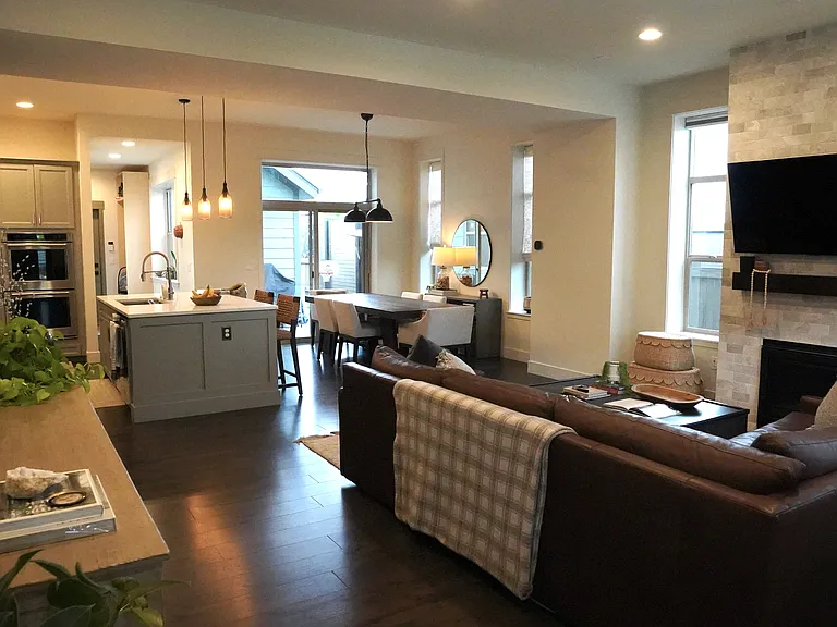 10151 E 59th Dr — Photo 11