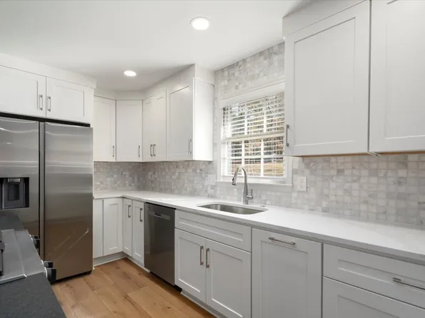 1040 Brookwood Dr, Watkinsville, GA 30677