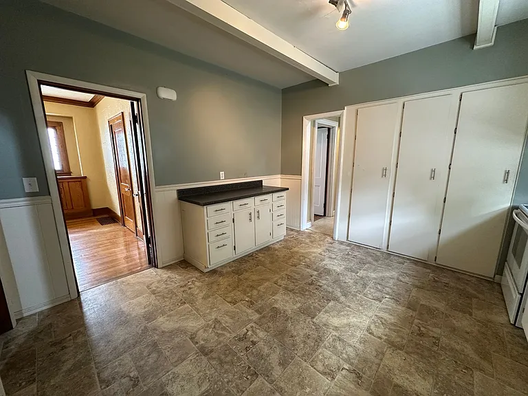 915 Veto St NW — Photo 8