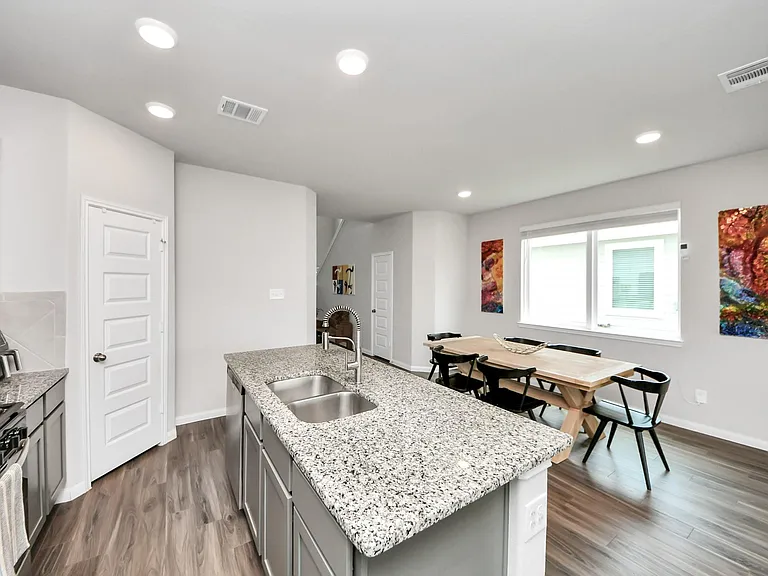 2473 Carp Dr — Photo 11