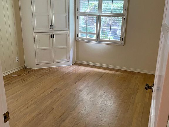 5th image of 22050 Lopez St