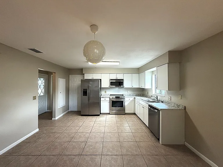 232 Babson Dr — Photo 4