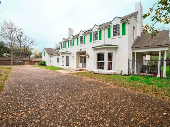 204 W Dallas St, Conroe, TX 77301