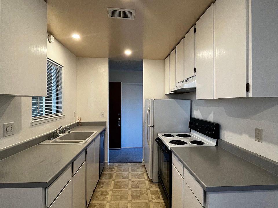 1st image of 1802 Cole Ave APT 6