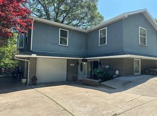 65 Carter Beach Rd, Erie, PA 16511