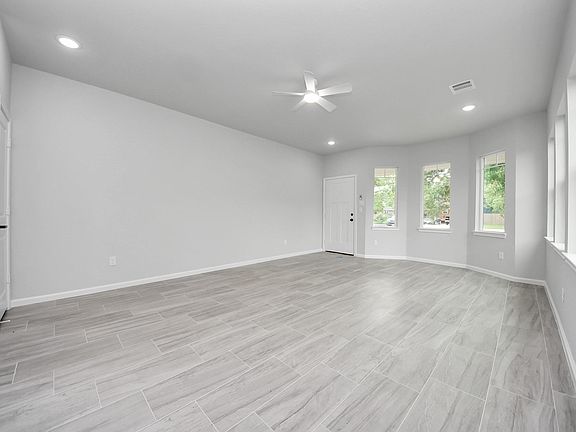 5th image of 303 S Utah St