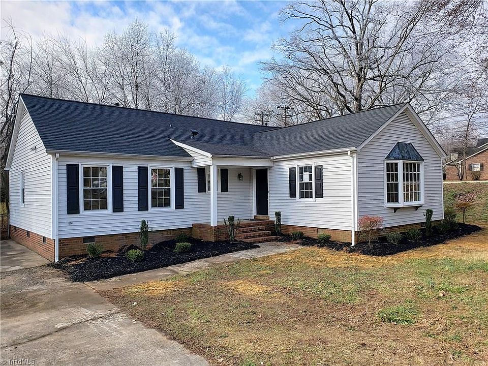 1st image of 315 Village Ln