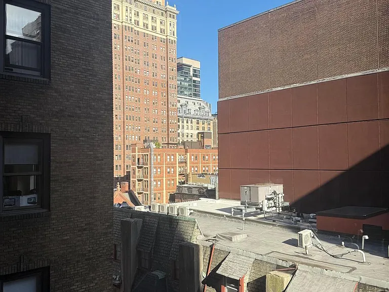 1324 Locust St #528 — Photo 2