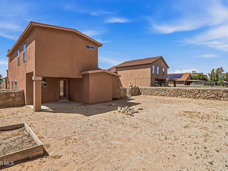 2300 Glitter Point — Photo 7