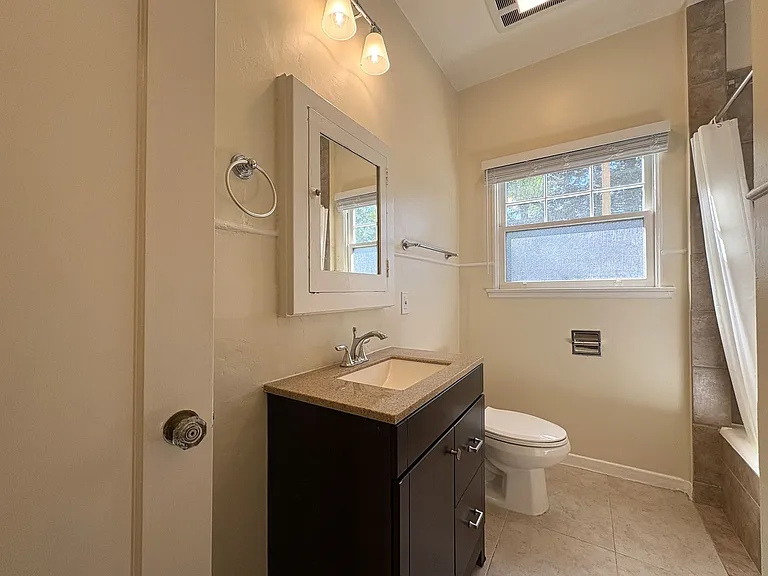 530 Webster St #11 — Photo 13