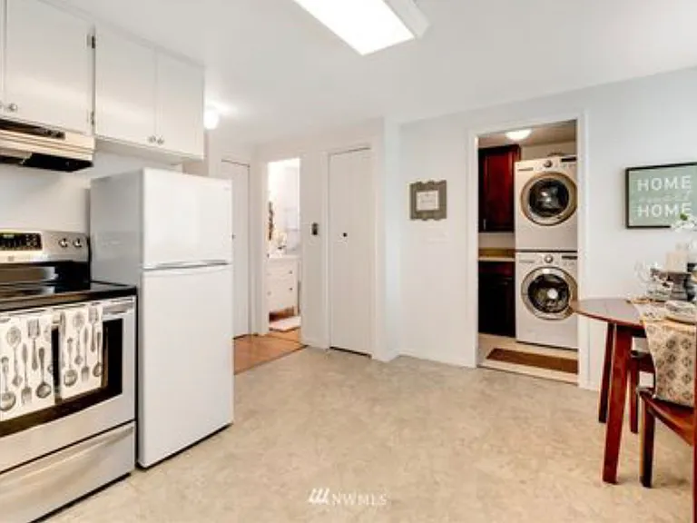 1417 Grand Ave — Photo 12