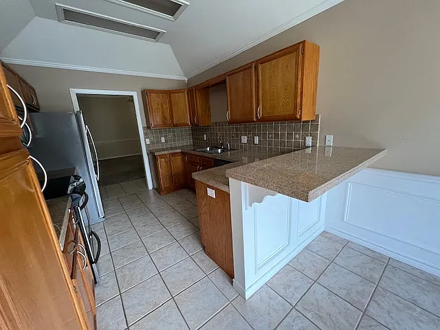 3117 Campus Cir — Photo 7