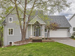 6782 Woodland Dr, Eden Prairie, MN 55346