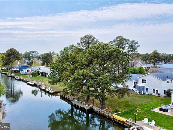 2nd image of 37775 Crab Bay Ln